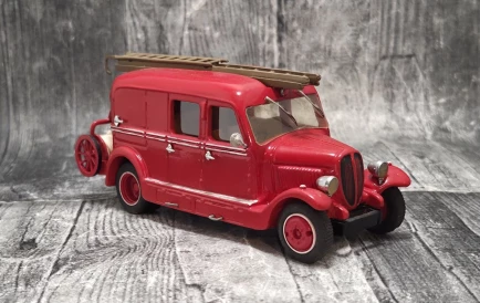 C.C.C. 1936 Delahaye Furgon Mixte Fire Engine (handmade) straż