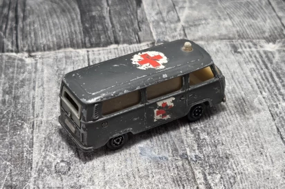 Majorette VW T2 Military Ambulance – Unikatowy Model Vintage | KateCars