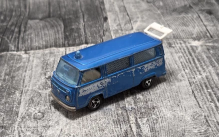 Majorette VW T2 Police – Unikatowy Model Vintage | KateCars
