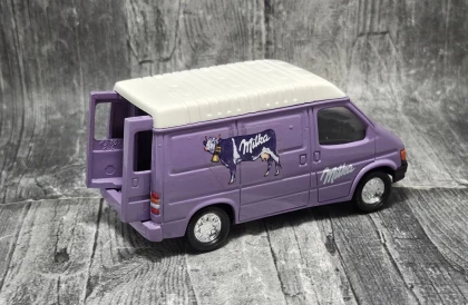 Matchbox Super Kings K-167 Ford Transit Milka | Unikatowy Model Vintage – oryginalny, kompletny | KateCars