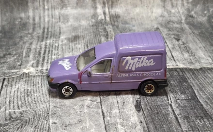 Matchbox MB38 Ford Courier Milka | Unikatowy Model Vintage – oryginalny, kompletny | KateCars