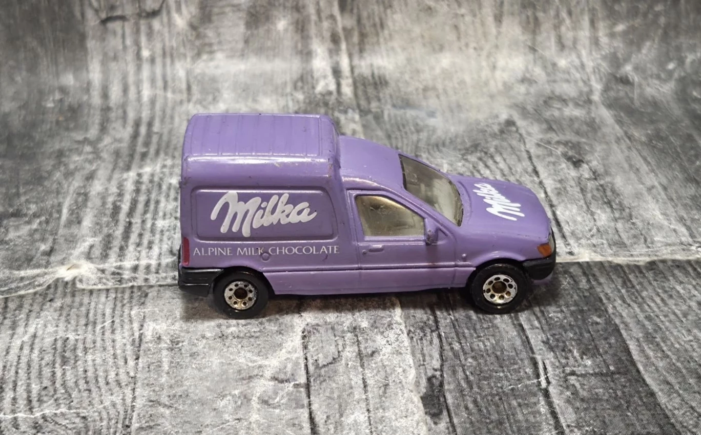 Matchbox MB38 Ford Courier Milka | Unikatowy Model Vintage – oryginalny, kompletny | KateCars