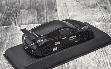 J-Collection / Kyosho Nissan Nismo Leaf RC
