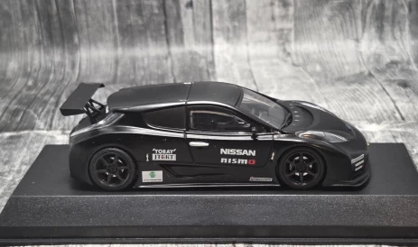 J-Collection / Kyosho Nissan Nismo Leaf RC