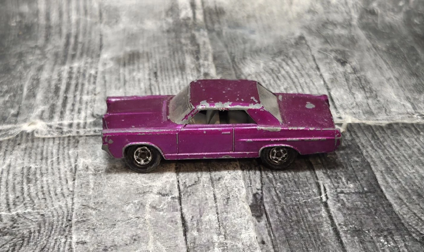 Matchbox Superfast Pontiac Grand Prix Coupe (r.1970)