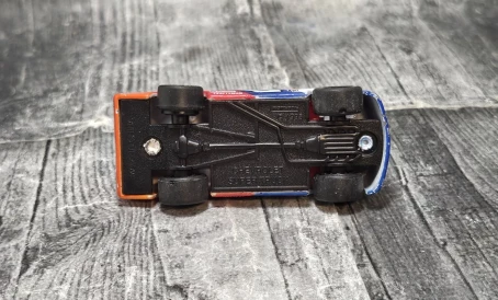 Matchbox Chevrolet Super Truck "Total" (1995)