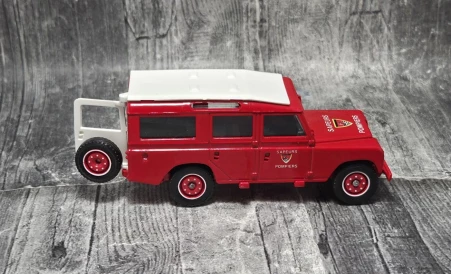 Solido Land Rover 109 Fire Engine (straż pożarna) skala 1/43