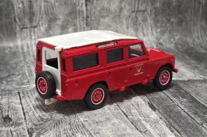 Solido Land Rover 109 Fire Engine (straż pożarna) skala 1/43