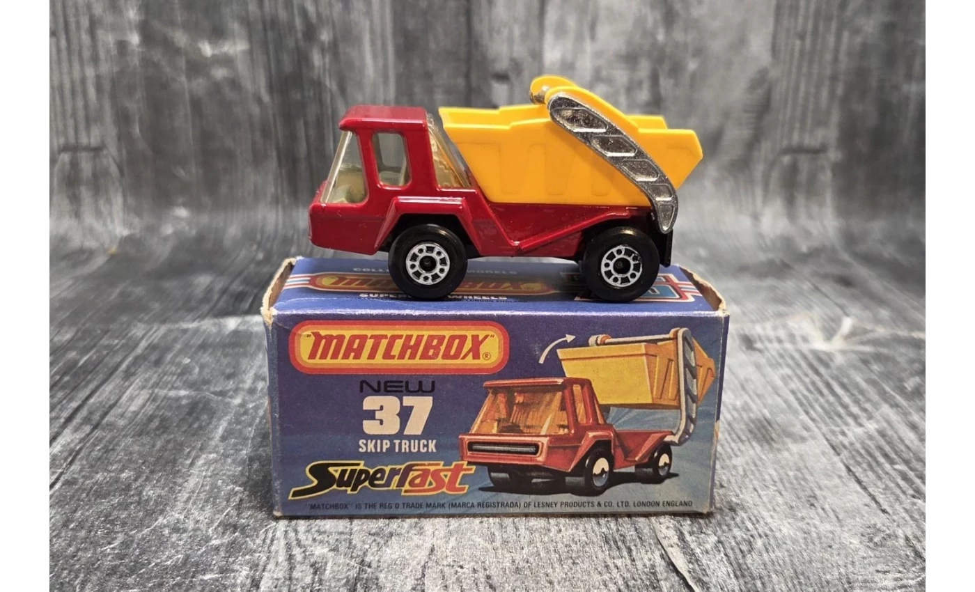 Matchbox Superfast MB37 Skip Truck