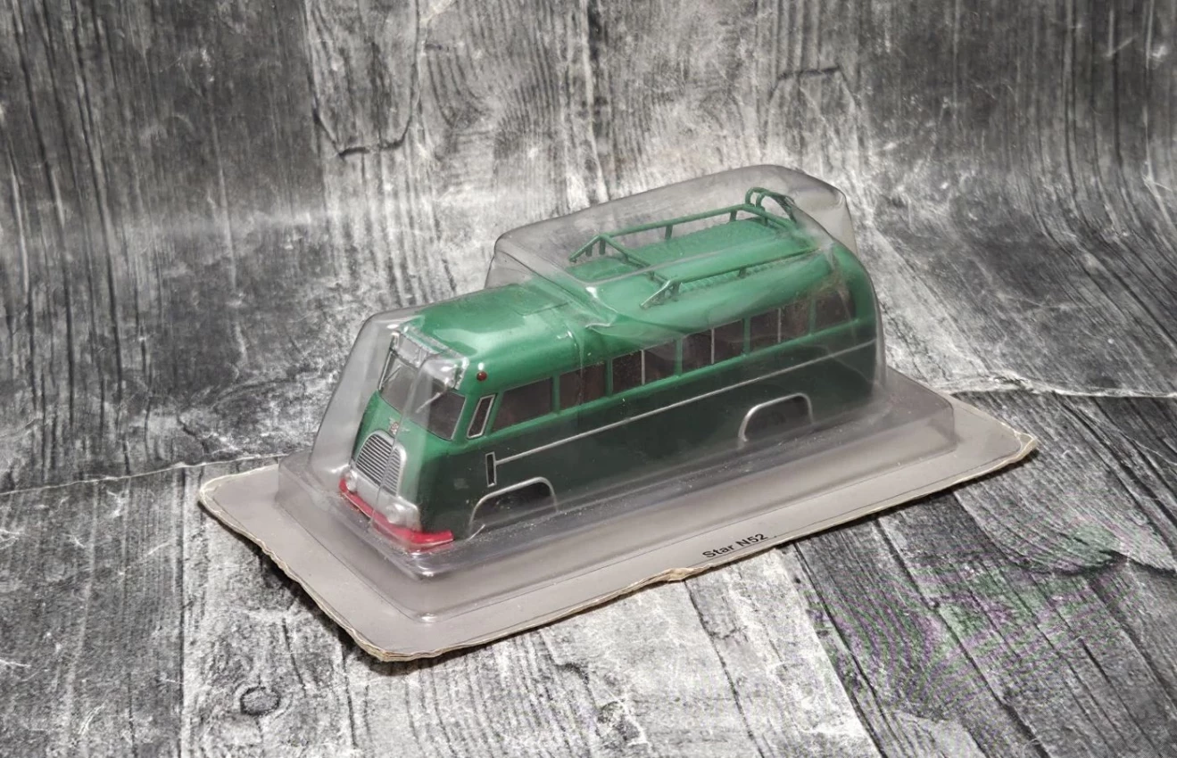Autobus Star N52 skala 1/72
